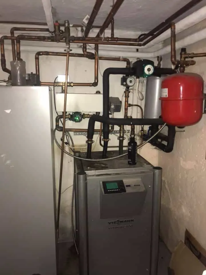 Äldre Värmepump installerad av Mälardalen VVS